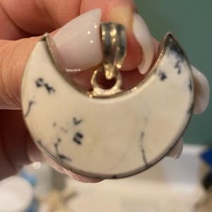 Moon pendant set in SSS